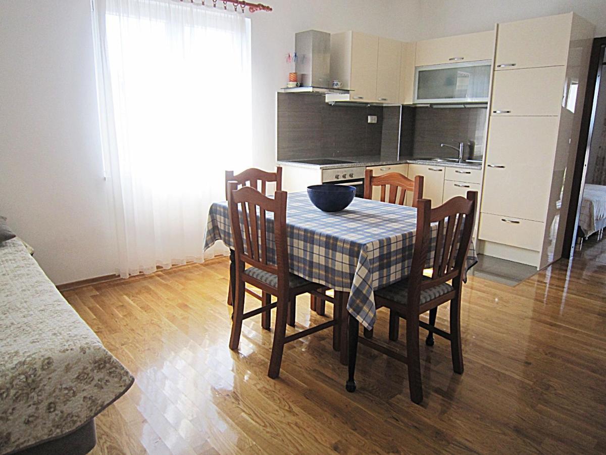 Villa Lucia Premium Rooms Примоштен Экстерьер фото