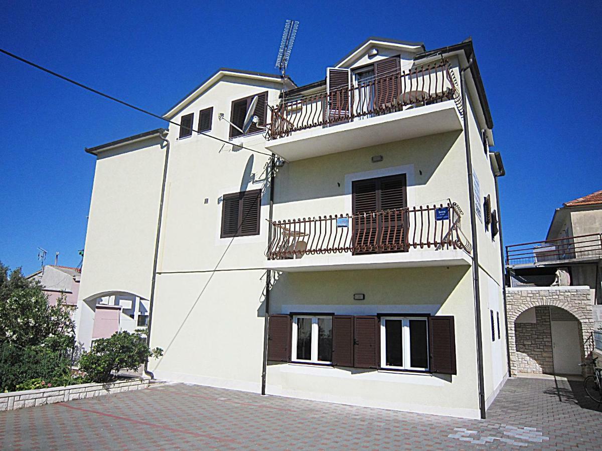 Villa Lucia Premium Rooms Примоштен Экстерьер фото