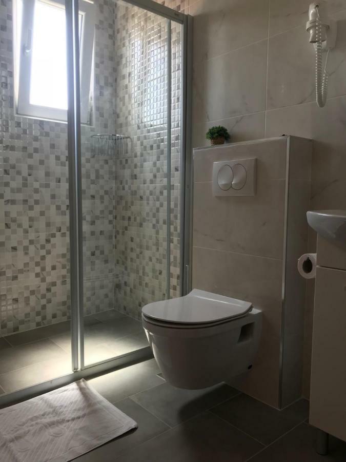 Villa Lucia Premium Rooms Примоштен Экстерьер фото